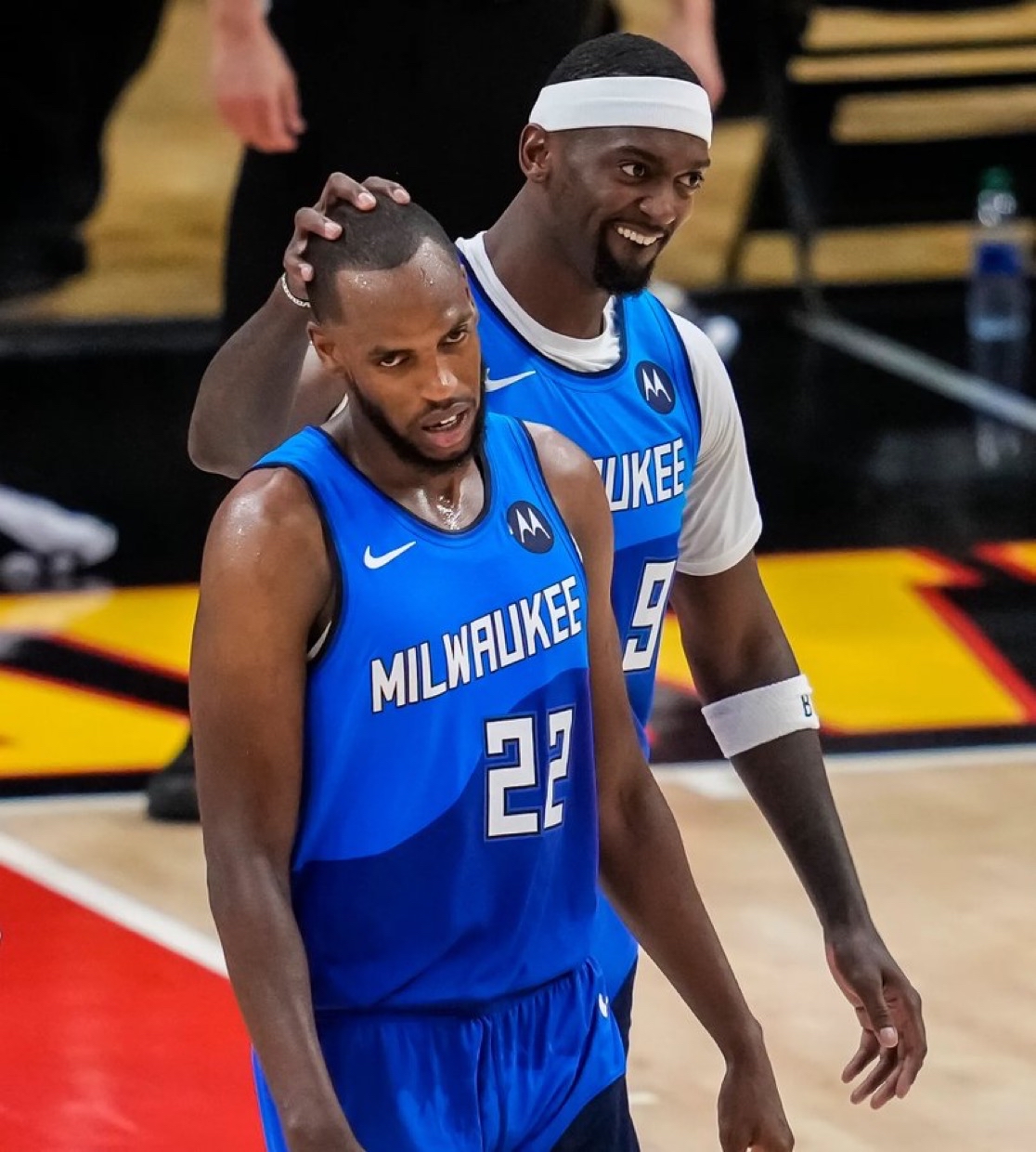 爱游戏平台-关于密尔沃基雄鹿迎国王杯关键赛；今晚防线松动；信心回归；赛季目标并未改变的信息