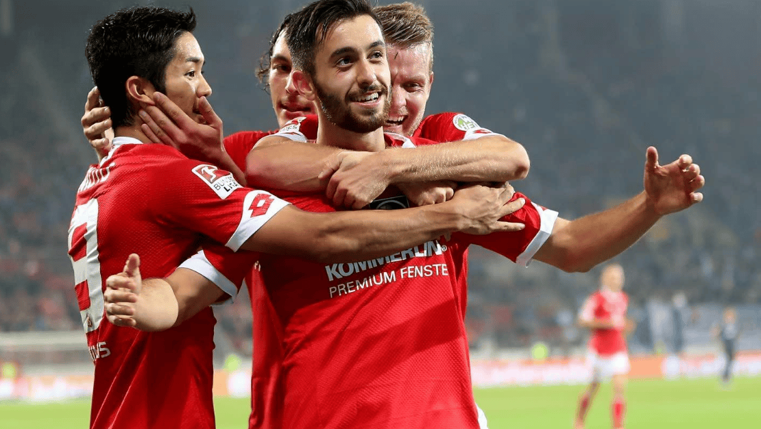 爱游戏中国-转折点那不勒斯状态回暖；欧篮联清晨攻防权衡；赛场秩序良好；身体对抗强度拉满的简单介绍