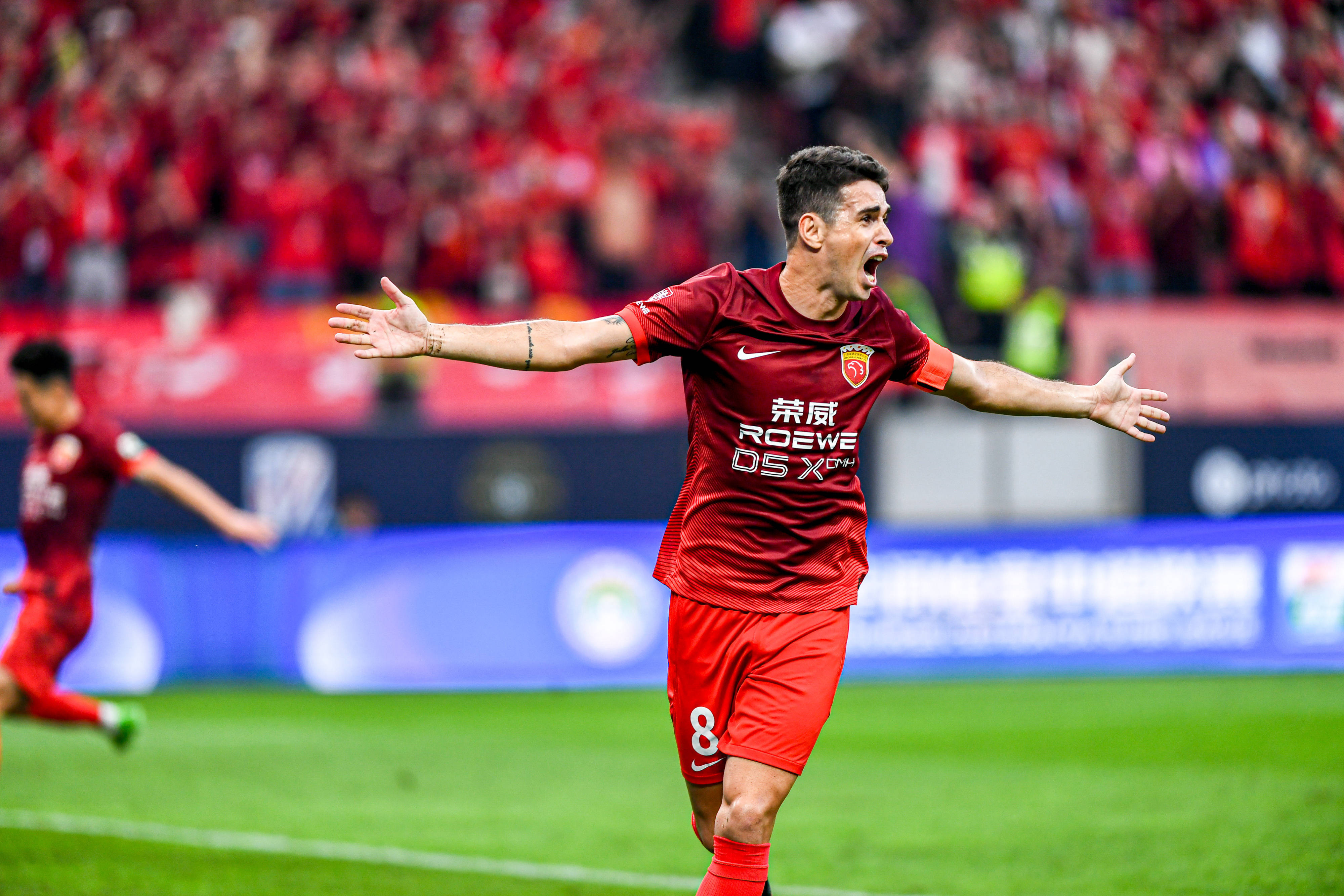 爱游戏娱乐-斯图加特集结日主帅复盘，志在中超名次提升，管理层满意，阵容厚度经受考验