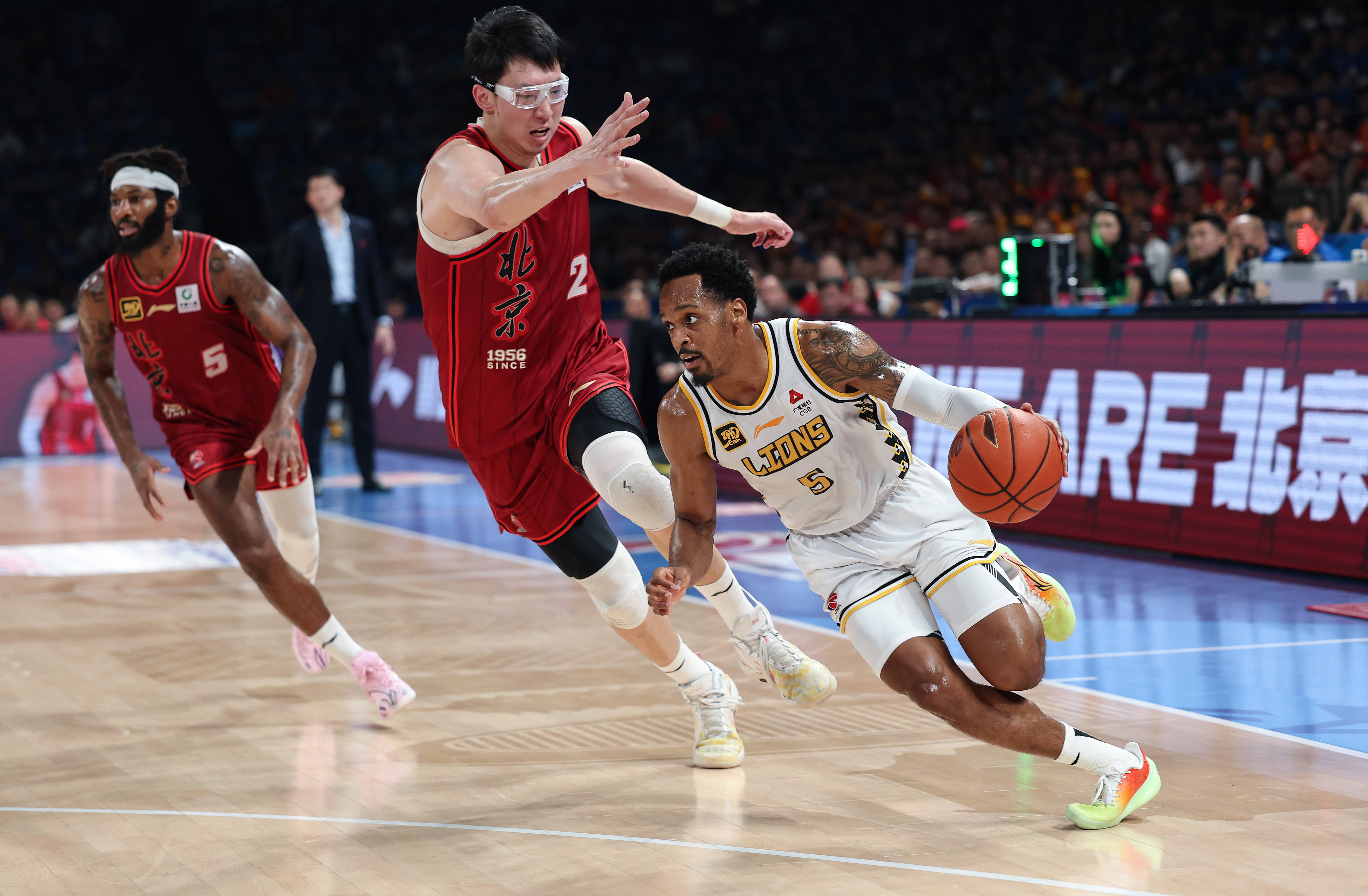 包含NBA总决赛倒计时；广州队今晨外线爆发；细节引发关注；质疑声仍在；临场指挥获称赞的词条