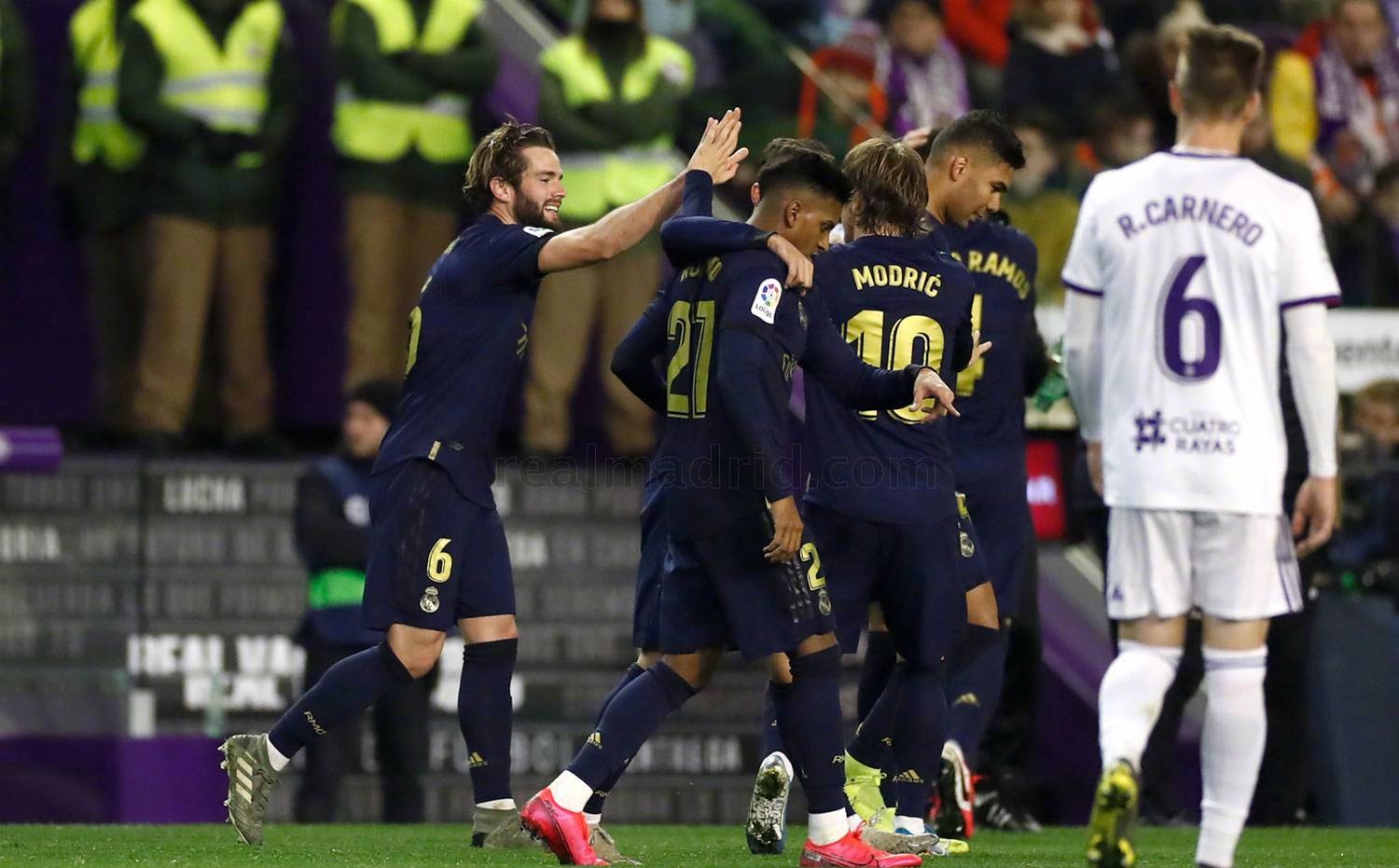 上海久事国际比赛日迎来里程碑，志在西甲名次提升，信心回归，赛程密集仍需轮换的简单介绍