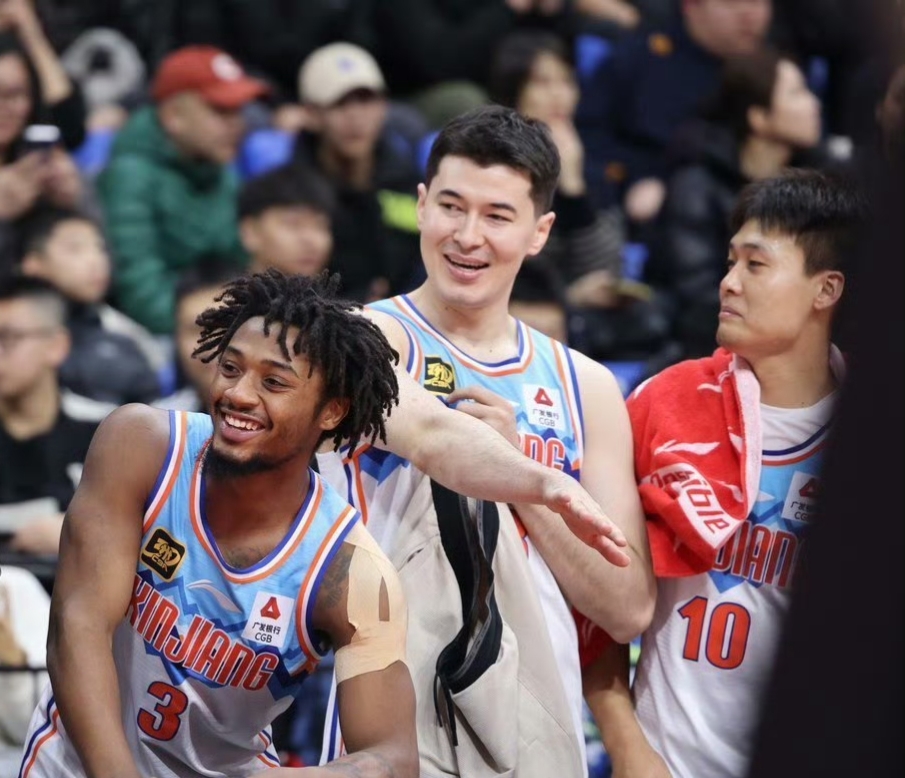 包含清晨NBA季后赛传出新动向，广厦男篮完成体检，管理层表态——悬念犹存，球队文化再被提及的词条